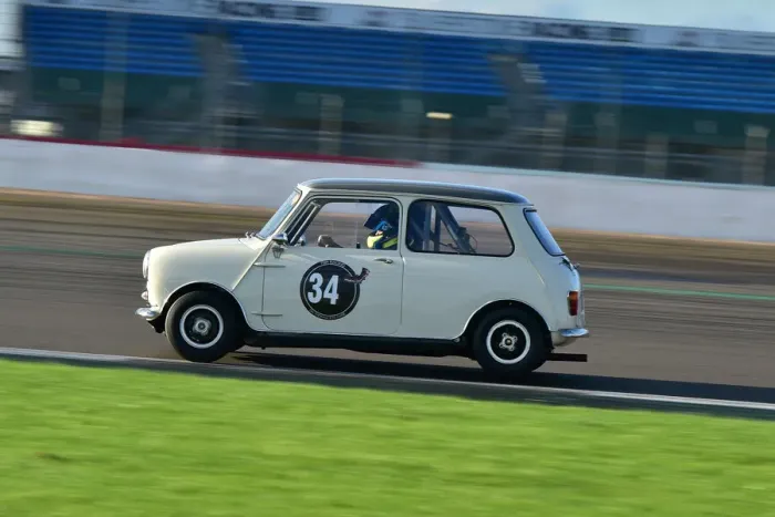 Framed Print : CM32 2698 Tom Bell, Joe Ferguson, Austin Mini Cooper S
