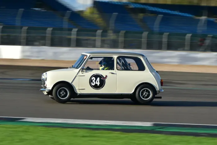 Framed Print : CM32 2786 Tom Bell, Joe Ferguson, Austin Mini Cooper S