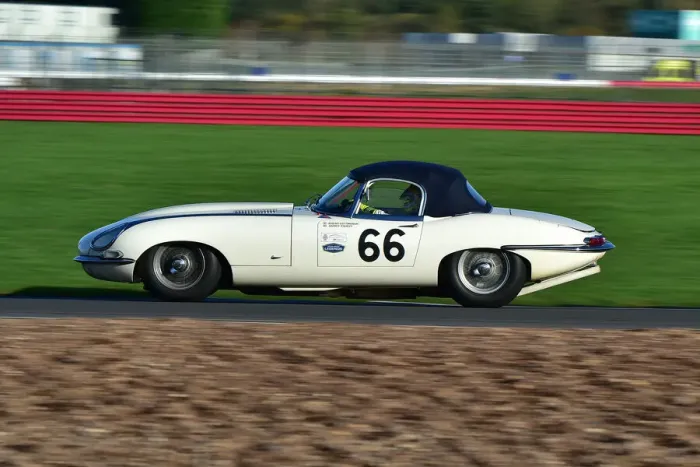 Framed Print : CM32 3883 Jeremy Cottingham, Harvey Stanley, Jaguar E-Type Framed Print : CM32 3883 Jeremy Cottingham, Harvey Stanley, Jaguar E-Type
