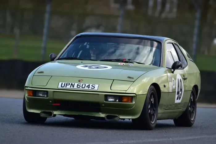 Framed Print : CM32 5274 Peter Hore, Porsche 924
