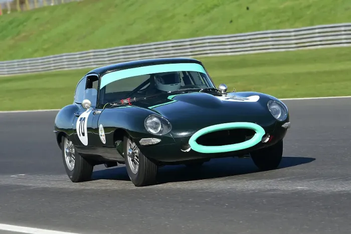 Framed Print : CM32 5452 Tom Andrew, Jaguar E-Type Framed Print : CM32 5452 Tom Andrew, Jaguar E-Type
