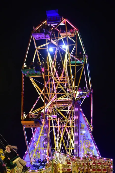 Rights Managed : CM32 7473 Big wheel at night