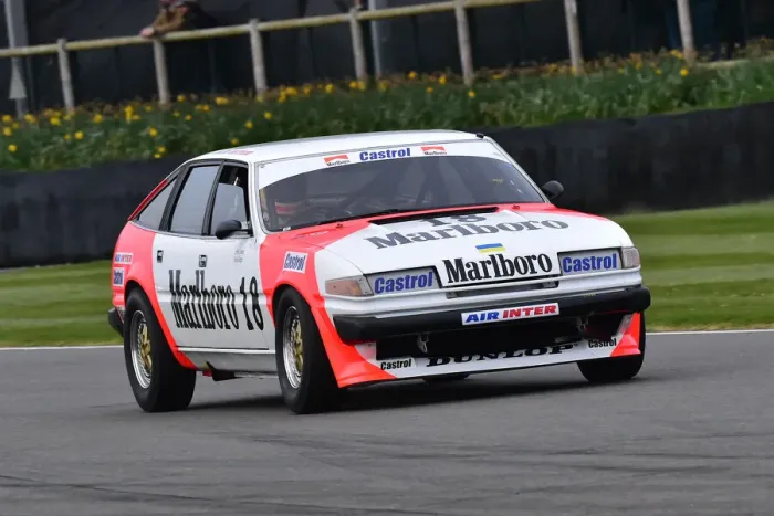 Rights Managed : CM32 8263 Nick Sleep, Rover 3500 SD1 Rights Managed : CM32 8263 Nick Sleep, Rover 3500 SD1