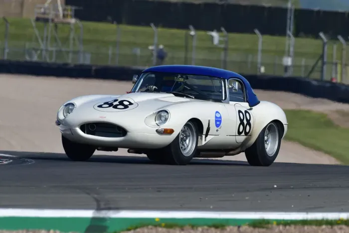 Framed Print : CM33 0871 Chris Ward, Richard Kent, Jaguar E-Type Framed Print : CM33 0871 Chris Ward, Richard Kent, Jaguar E-Type
