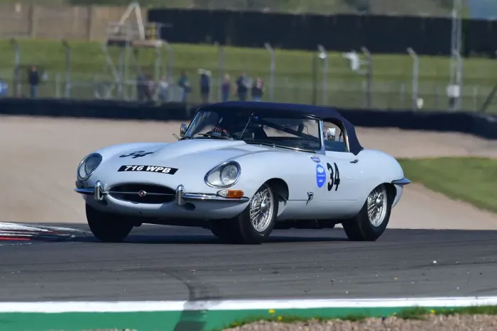 Framed Print : CM33 0879 Katarina Kyvalova, Rob Hall, Jaguar E-Type