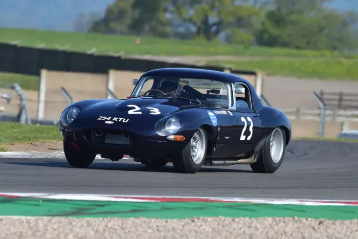 Framed Print : CM33 0923 Gary Pearson, Alex Brundle, Jaguar E-Type Framed Print : CM33 0923 Gary Pearson, Alex Brundle, Jaguar E-Type