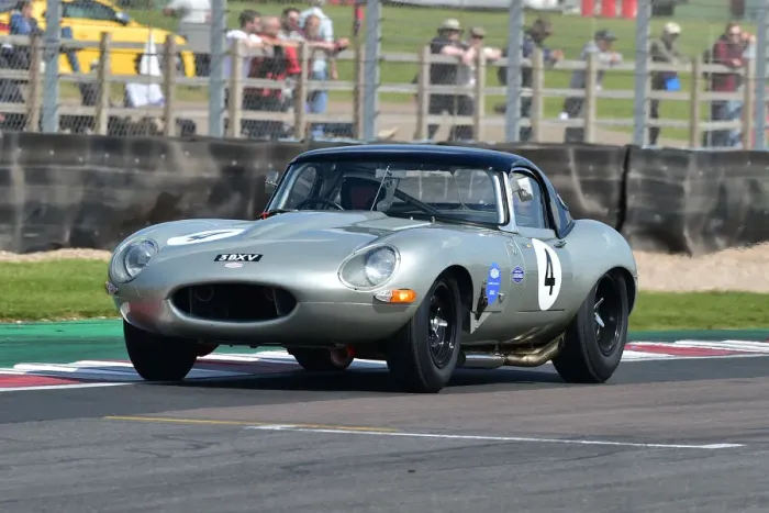 Framed Print : CM33 1439 Simon Hadfield, Joachim Folch, Jaguar E-Type Framed Print : CM33 1439 Simon Hadfield, Joachim Folch, Jaguar E-Type