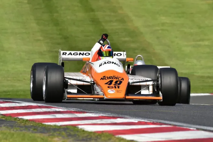 Framed Print : CM33 2840 Neil Glover, Arrows A5 Framed Print : CM33 2840 Neil Glover, Arrows A5