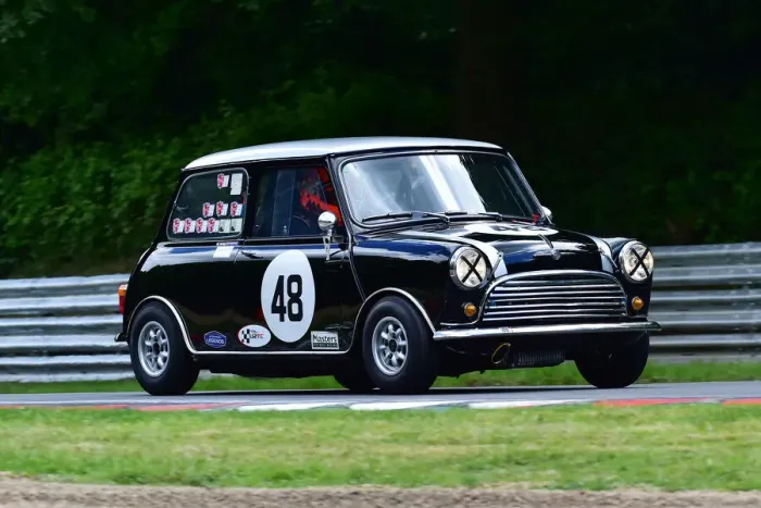 Framed Print : CM33 3393 Peter James, Amanda Stretton, Austin Mini Cooper S Framed Print : CM33 3393 Peter James, Amanda Stretton, Austin Mini Cooper S