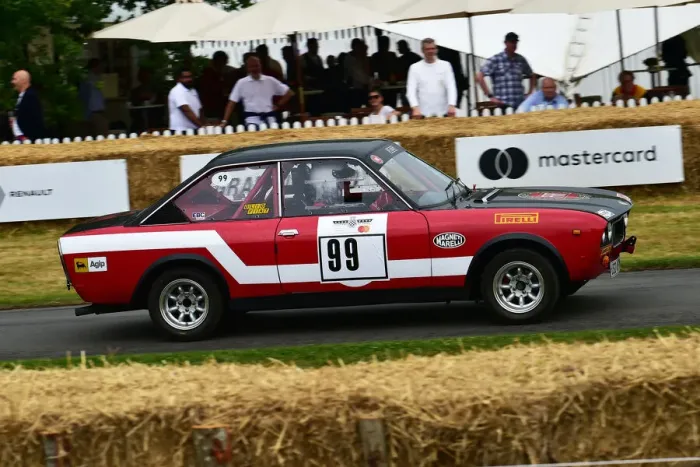 Rights Managed : CM33 4288 Mark Bendle, FIAT 124 Rights Managed : CM33 4288 Mark Bendle, FIAT 124