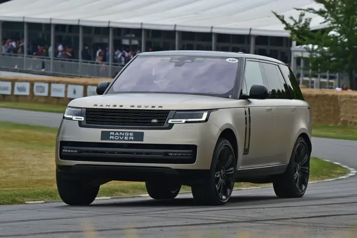 Rights Managed : CM33 4635 Robert Burford, Range Rover Rights Managed : CM33 4635 Robert Burford, Range Rover