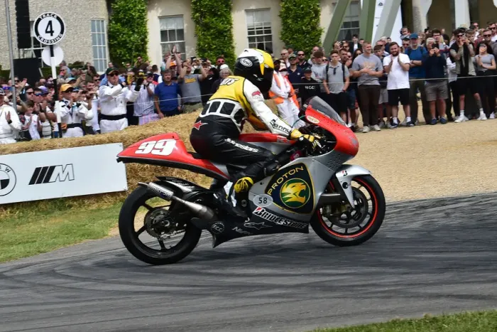Rights Managed : CM33 4860 Kenny Roberts, Proton KRV3