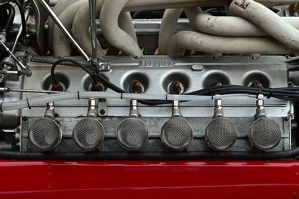 CM33 5502 Jean-Francois Decaux, Ferrari 312-68, V12 engine