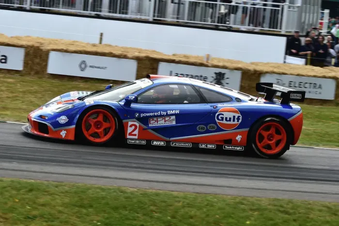 Rights Managed : CM33 6253 Mika Hakkinen, Emanuele Pirro, McLaren F1 GTR Rights Managed : CM33 6253 Mika Hakkinen, Emanuele Pirro, McLaren F1 GTR