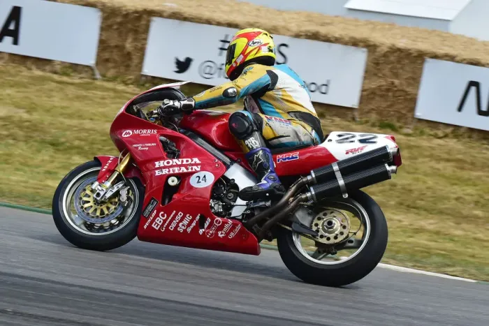 Rights Managed : CM33 6439 Ian Simpson, Honda RC45