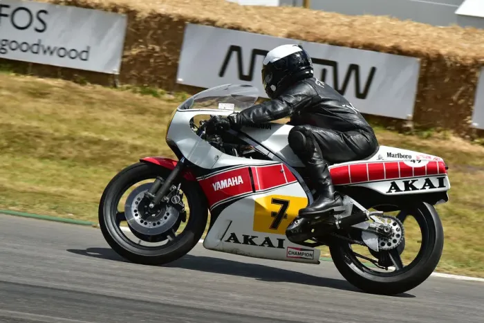 Rights Managed : CM33 6464 Duncan Fitchett, Yamaha YZR500 Rights Managed : CM33 6464 Duncan Fitchett, Yamaha YZR500
