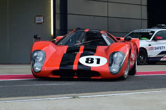 Framed Print : CM33 7622 Chris Beighton, Simon Hadfield, Lola T70 MK3B