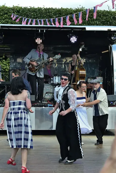 Rights Managed : CM33 9139 Dancing to the The Class of 58 Rights Managed : CM33 9139 Dancing to the The Class of 58