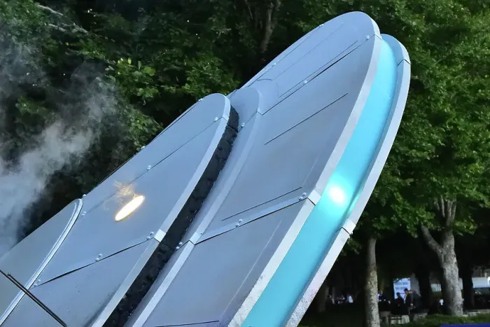 Rights Managed : CM33 9865 Crashed flying saucer Rights Managed : CM33 9865 Crashed flying saucer