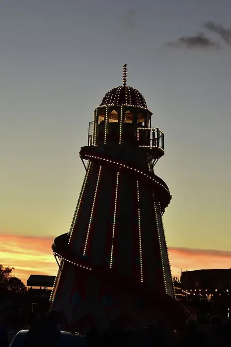 Rights Managed : CM33 9873 Helter skelter Rights Managed : CM33 9873 Helter skelter