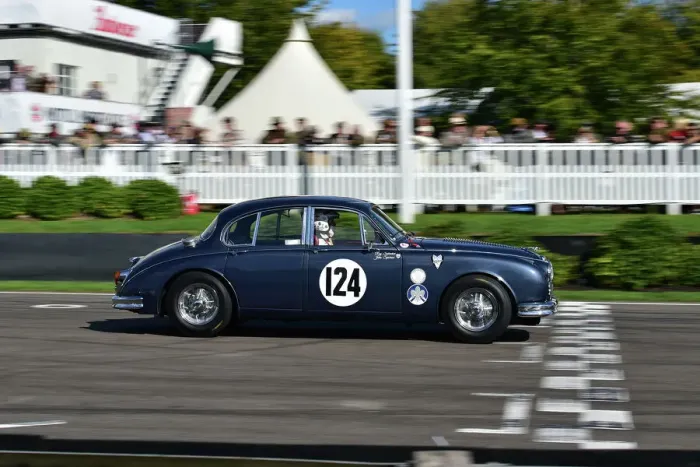 Rights Managed : CM34 0162 Richard Attwood, Nigel Webb, Jaguar Mk2 Rights Managed : CM34 0162 Richard Attwood, Nigel Webb, Jaguar Mk2