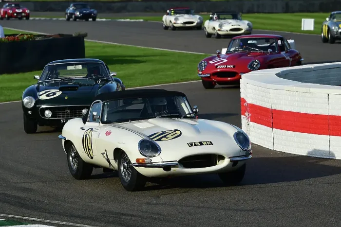 Rights Managed : CM34 0669 David Gooding, Nigel Greensall, Jaguar E-Type Rights Managed : CM34 0669 David Gooding, Nigel Greensall, Jaguar E-Type