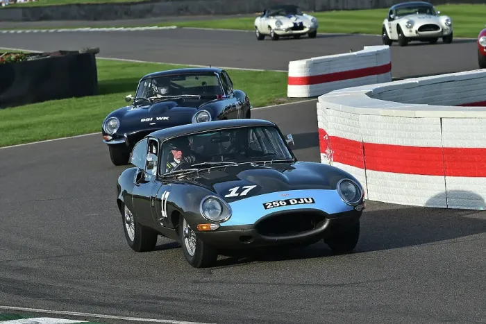Rights Managed : CM34 0675 Richard Meins, Rob Huff, Jaguar E-Type FHC