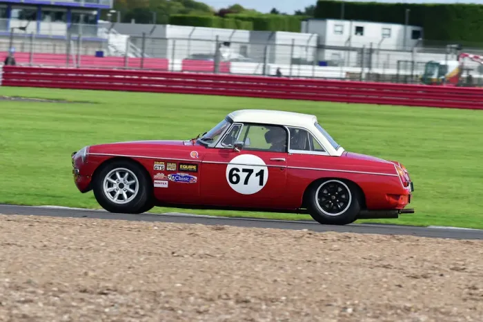 Framed Print : CM34 1767 Gavin Crawford, MG B Roadster