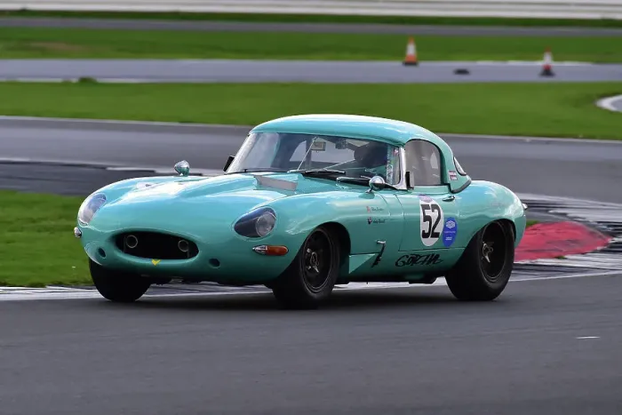 Framed Print : CM34 3982 Rhea Sautter, Andy Newall, Jaguar E-Type Framed Print : CM34 3982 Rhea Sautter, Andy Newall, Jaguar E-Type