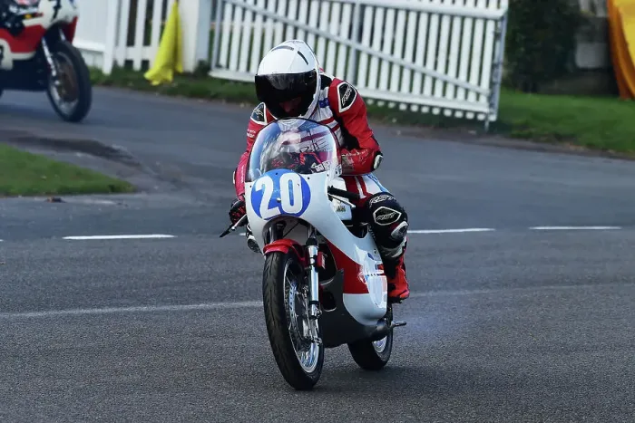 Rights Managed : CM34 4604 Antony Hart, Yamaha TZ350A Rights Managed : CM34 4604 Antony Hart, Yamaha TZ350A