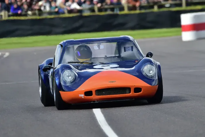 Rights Managed : CM34 4727 Andrew Kirkaldy, Stuart Hall, Chevron BMW B8 Rights Managed : CM34 4727 Andrew Kirkaldy, Stuart Hall, Chevron BMW B8