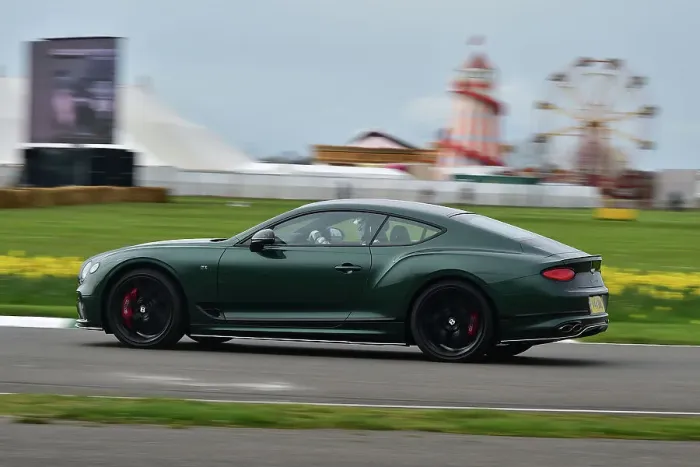 Rights Managed : CM34 5376 Bentley Continental GT Le Mans Rights Managed : CM34 5376 Bentley Continental GT Le Mans