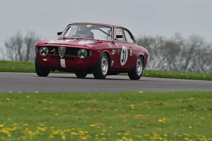 Framed Print : CM34 6351 Paul Wallis, Jon Wagstaff, Alfa Romeo Giulia Sprint GT Framed Print : CM34 6351 Paul Wallis, Jon Wagstaff, Alfa Romeo Giulia Sprint GT