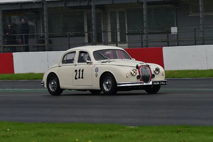 Framed Print : CM34 6942 Simon Lewis, Guy Connew, Jaguar Mk1 Framed Print : CM34 6942 Simon Lewis, Guy Connew, Jaguar Mk1