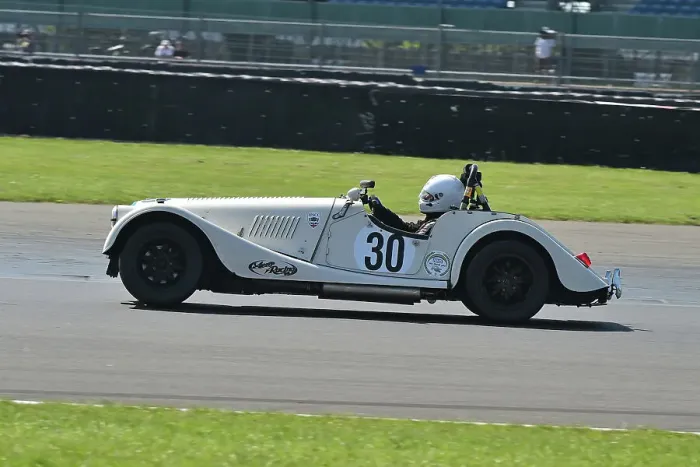Framed Print : CM34 7532 Robin Pearce, Morgan Plus 8 Framed Print : CM34 7532 Robin Pearce, Morgan Plus 8