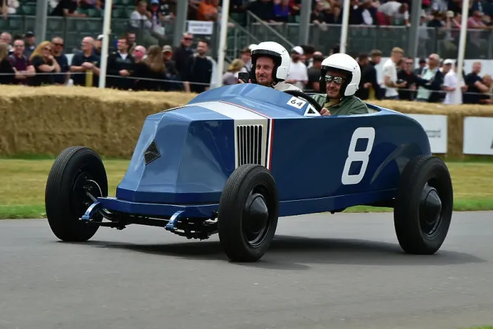 Rights Managed : CM34 8647 Renault Mute the Hot Rod