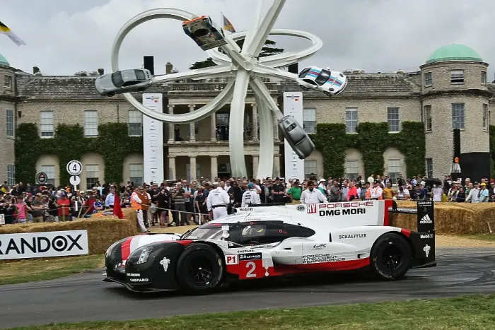 Rights Managed : CM34 8828 Porsche 919 Hybrid Rights Managed : CM34 8828 Porsche 919 Hybrid
