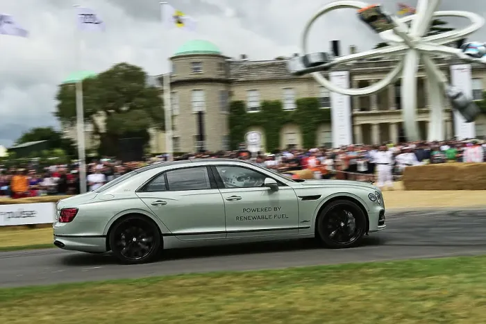 Rights Managed : CM34 8895 Bentley Flying Spur Speed Edition 12