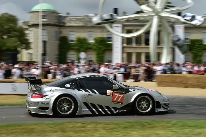 Rights Managed : CM34 9089 Paul McLean, Porsche 911 GT3 RSR Rights Managed : CM34 9089 Paul McLean, Porsche 911 GT3 RSR