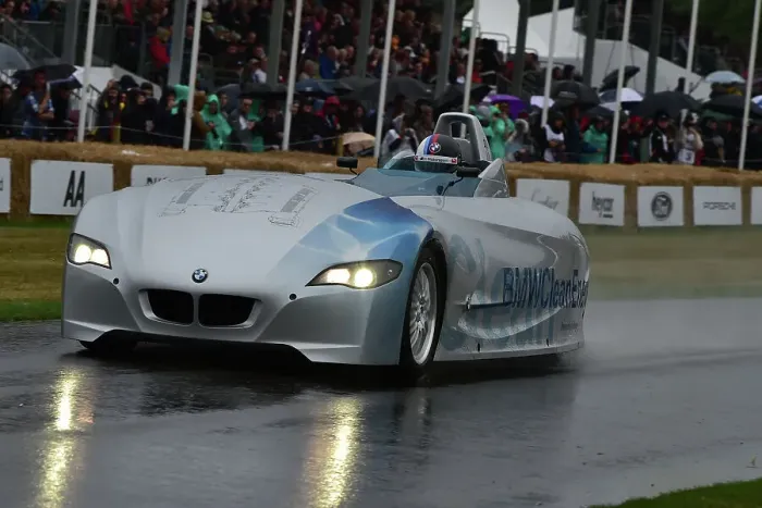 Rights Managed : CM34 9387 BMW H2R Rights Managed : CM34 9387 BMW H2R