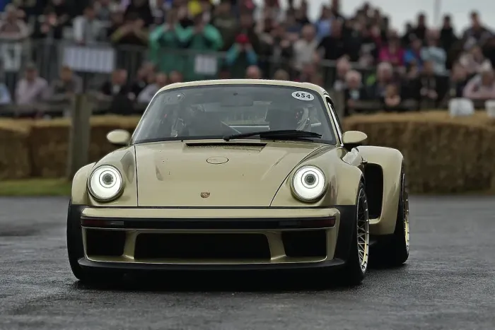 Rights Managed : CM34 9800 Marino Franchitti, Mazen Fawaz, Porsche 911 reimagined by Singer, Dynamics and Lightweighting Study - Turbo Rights Managed : CM34 9800 Marino Franchitti, Mazen Fawaz, Porsche 911 reimagined by Singer, Dynamics and Lightweighting Study - Turbo