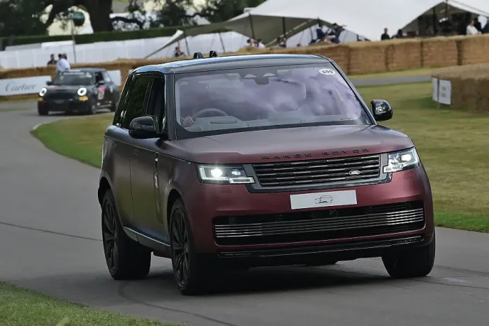 Rights Managed : CM35 0670 Range Rover P510e PHEV Rights Managed : CM35 0670 Range Rover P510e PHEV