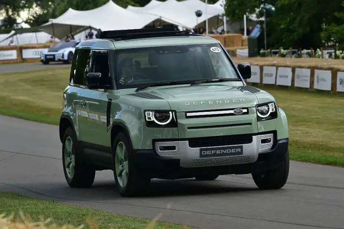 Rights Managed : CM35 0673 Joe Stevens, Land Rover Defender 90 75th Limited Edition Rights Managed : CM35 0673 Joe Stevens, Land Rover Defender 90 75th Limited Edition