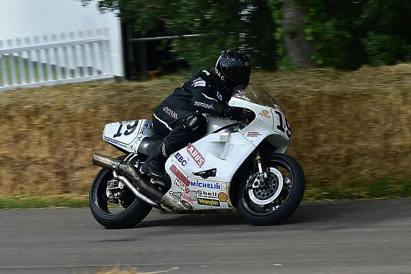 CM35 0939 James Hewing, Norton NRS, White Charger