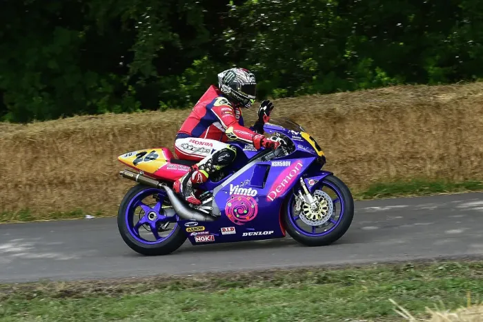 Rights Managed : CM35 1235 John McGuinness, Honda NSR500V Rights Managed : CM35 1235 John McGuinness, Honda NSR500V
