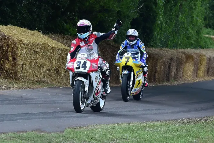 Rights Managed : CM35 1430 Mat Oxley, Suzuki RGV500, Kirk Farrow, Suzuki X35 RG500 Rights Managed : CM35 1430 Mat Oxley, Suzuki RGV500, Kirk Farrow, Suzuki X35 RG500