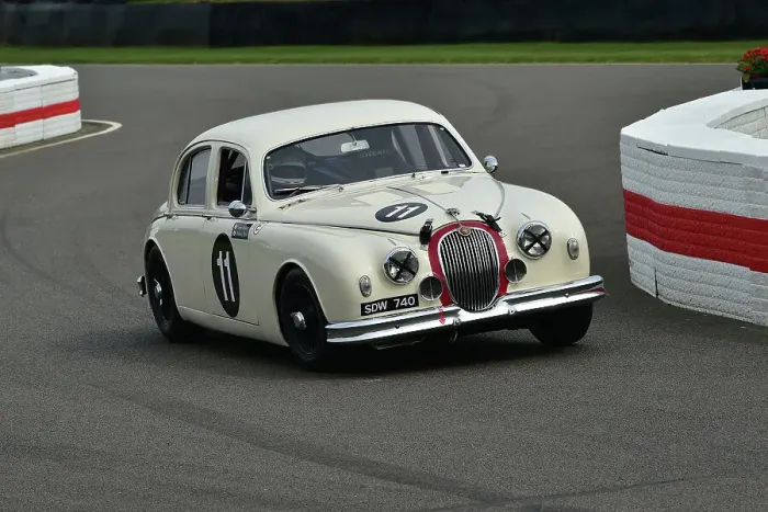 Rights Managed : CM35 1678 Anthony Reid, Simon Lewis, Lister-Jaguar Mk1