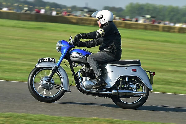 CM35 1863 1960 Triumph 500cc