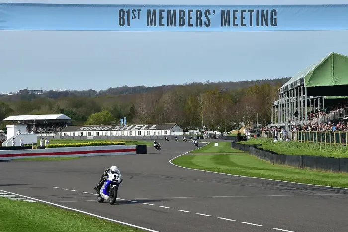 Rights Managed : CM35 3434 Graham Higlett, Rob North Triumph