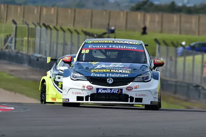 Framed Print : CM35 5157 Mikey Doble, Vauxhall Astra, Evans Halshaw Power Maxed Racing